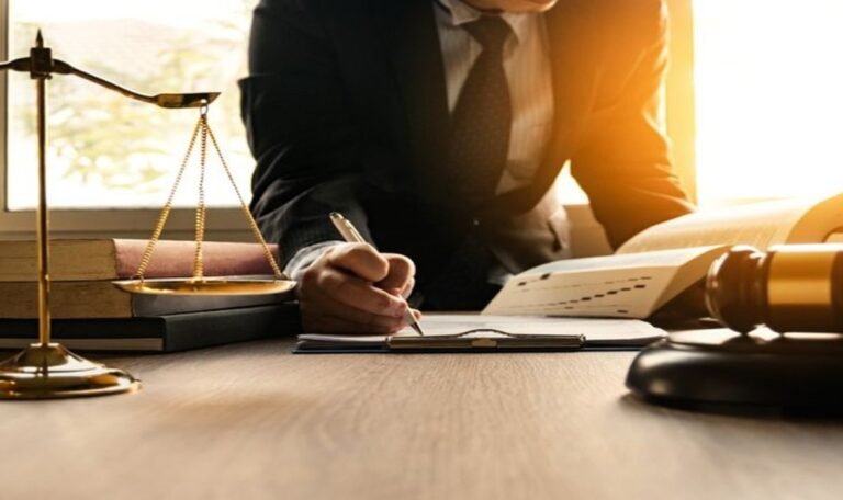 أهمية تخصص المحاماة في النظام القانوني
