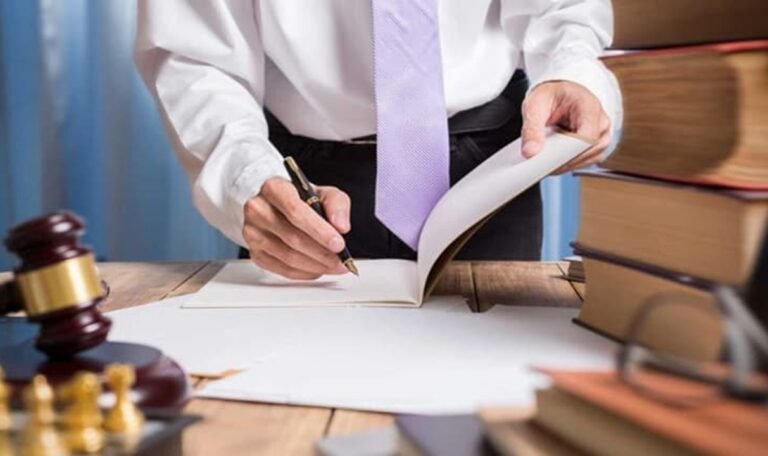 خدمات المحامين الممارسين